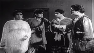 Naheed with Mazhar Shah and Iqbal Hassan in film Pind di Kurri (1968)